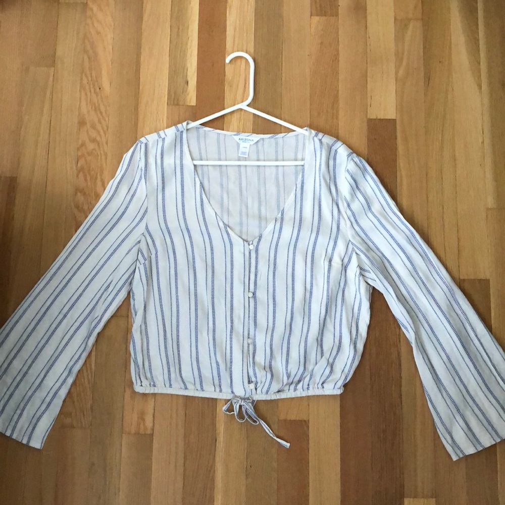 Size L- Arizona bell sleeve crop top